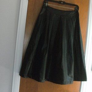 Who What Wear Pleated A-Line Black Faux Leather Skirt with Side Zipper size 6